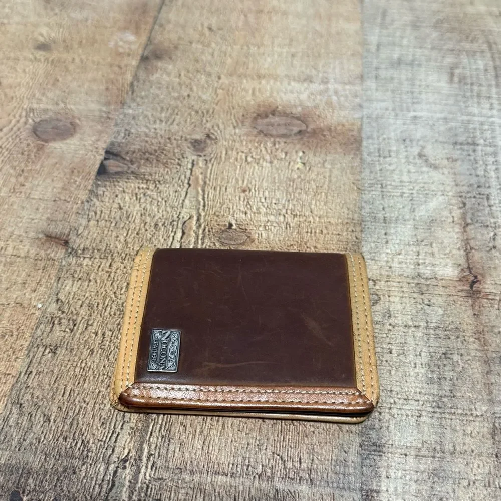 Nocona leather men’s trifold wallet brown / tan